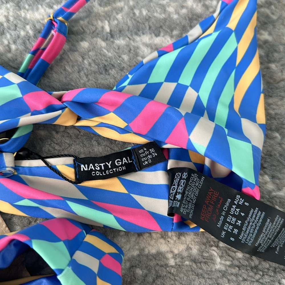 Nasty Gal Swimsuit New with Tag size 4 - Picture 2 of 4